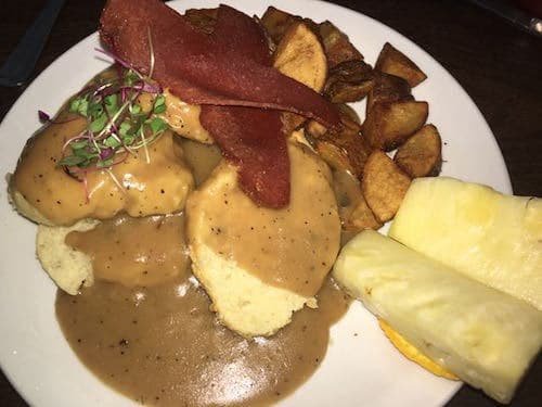 Moncai Vegan's Brunch Plate Special