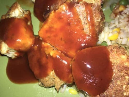 Popcorn chick'n tofu with sweet spicy sriracha sauce