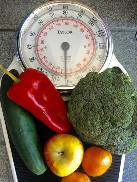 photo of scale with fruit and vegetables