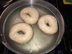 Bagels Boiling 250